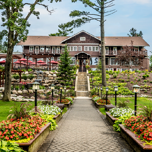 Historic Grand View Lodge | photo copyright Grand View Lodge 2019